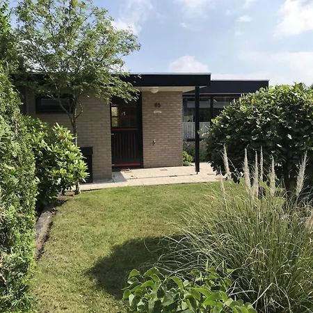 Vakantiehuis In Wildrijk With Fenced Garden Sint Maartensvlotbrug