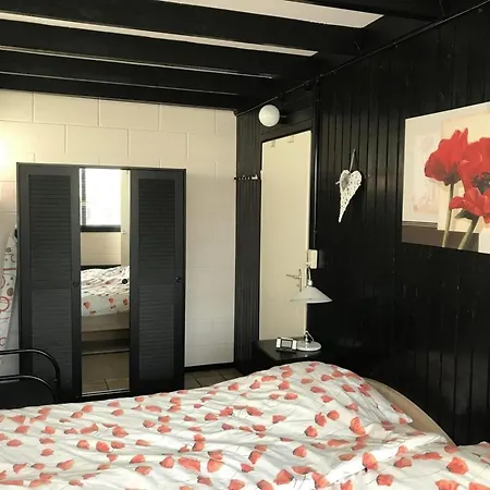 Vakantiehuis In Wildrijk With Fenced Garden