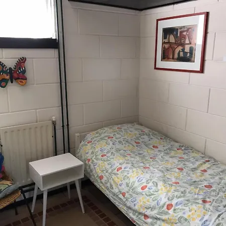 In Wildrijk With Fenced Garden Vakantiehuis Sint Maartensvlotbrug