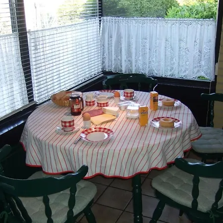 Vakantiehuis In Wildrijk With Fenced Garden Sint Maartensvlotbrug