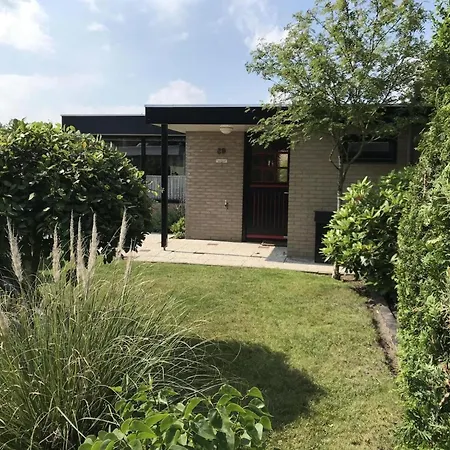 In Wildrijk With Fenced Garden Vakantiehuis *