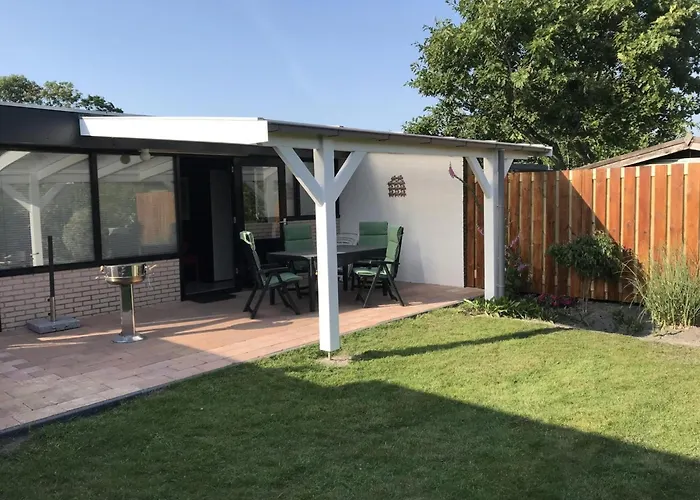 In Wildrijk With Fenced Garden Feriehus *