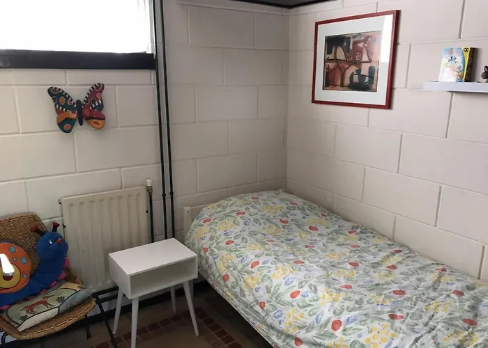 In Wildrijk With Fenced Garden Feriehus Sint Maartensvlotbrug